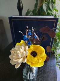 Image 4 of Roped Sunny Elegance Floral Reed Diffuser