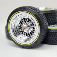 Image 7 of 1:25 15" 30 spoke V tire