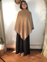 Image 3 of PONCHO LANA