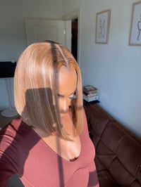 Image 5 of 12 inch HONEY BLONDE LACE CLOSURE BOB WIG with HIGHLIGHTS 