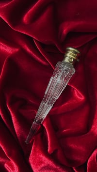 Image 1 of Magnifique fiole en cristal taillé, bouchon en ormoulu du XIXème siecle