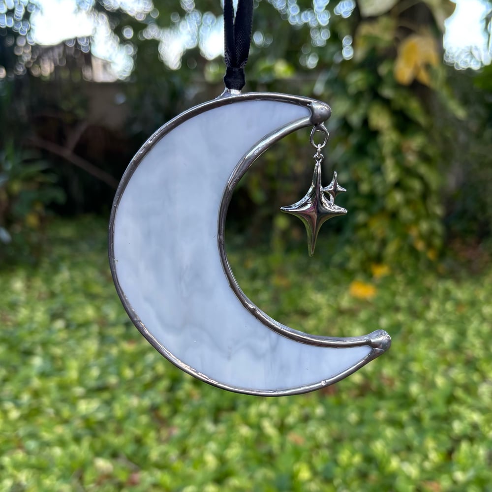 Image of Moon (White)
