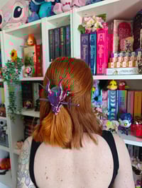 Image 4 of Horquilla pelo Dragón holografico rosa/morado/azul 