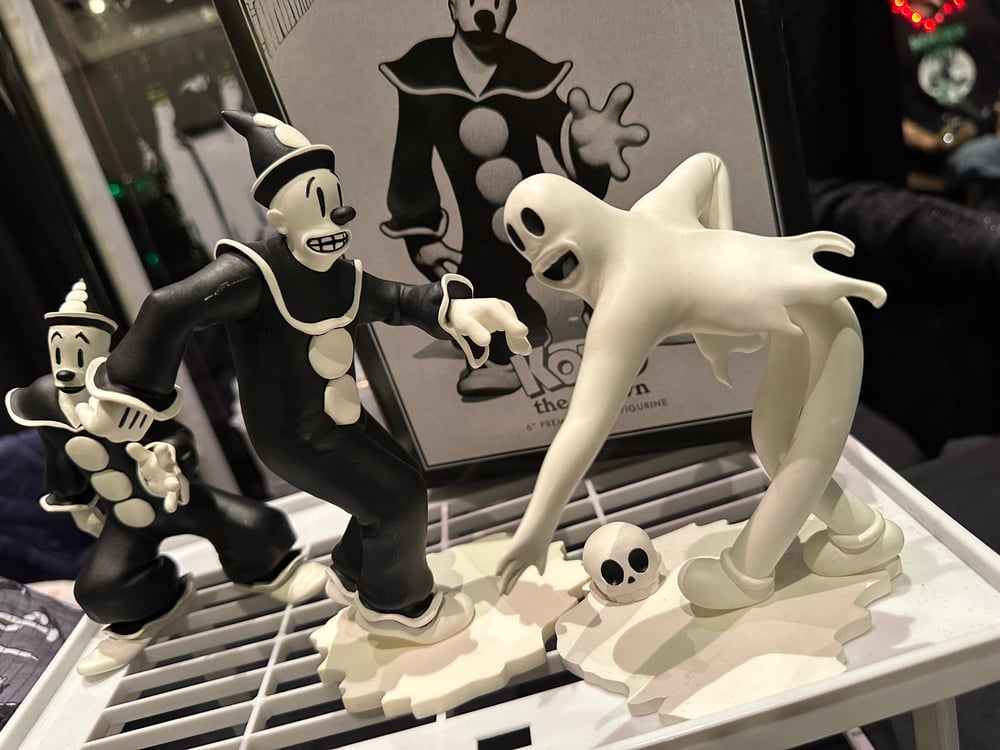 Koko the Clown & Ghost Dancing Figures