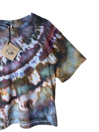Image 5 of M Crop Tee in Deep Agate Ice Dye