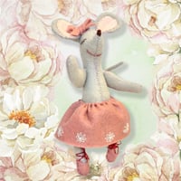 Image 5 of Little Mouse the Ballet Dancer Felt Craft Mini Kit