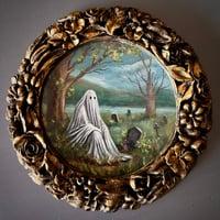 Image 1 of Fantasma en el prado de tumbas 