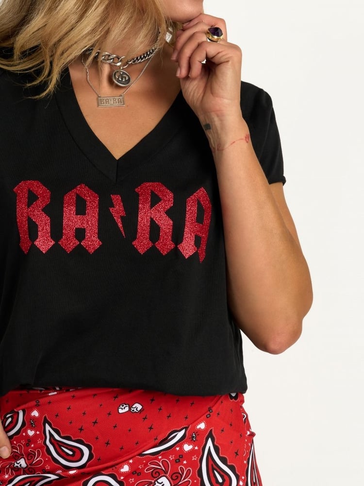 Image of CAMI RARA NEGRA Y ROJA