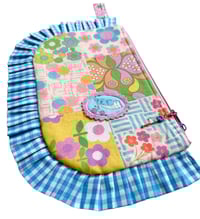 Image 2 of Ruffle Pouch 03