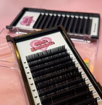 Image 3 of 0.15 D Classic Lashes