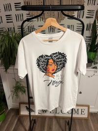 Image 1 of queen smart tee