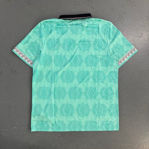 Image of BNWT AW 22 Palace x Umbro jersey, size medium 
