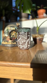 Image 3 of Skull mug 09