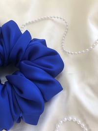 Image 10 of SCRUNCHIE OVERSIZED CORNFLOWER/CHABER