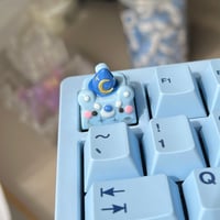 Image 2 of Wonder Bear Artisan Keycap
