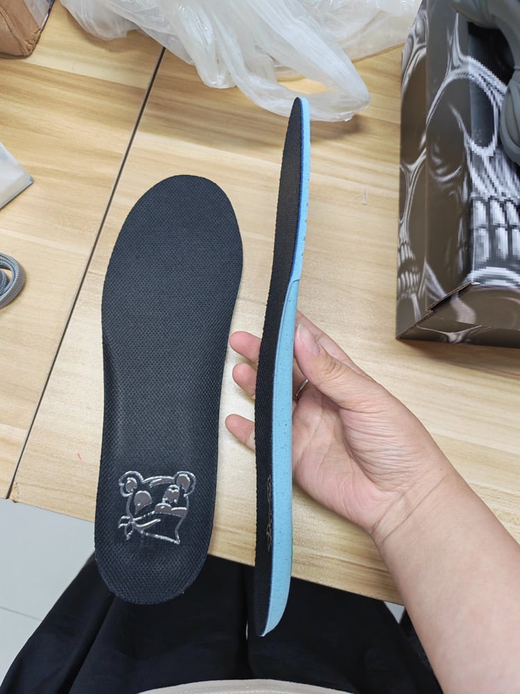 Heart N Sole “BlackOut” Runner 
