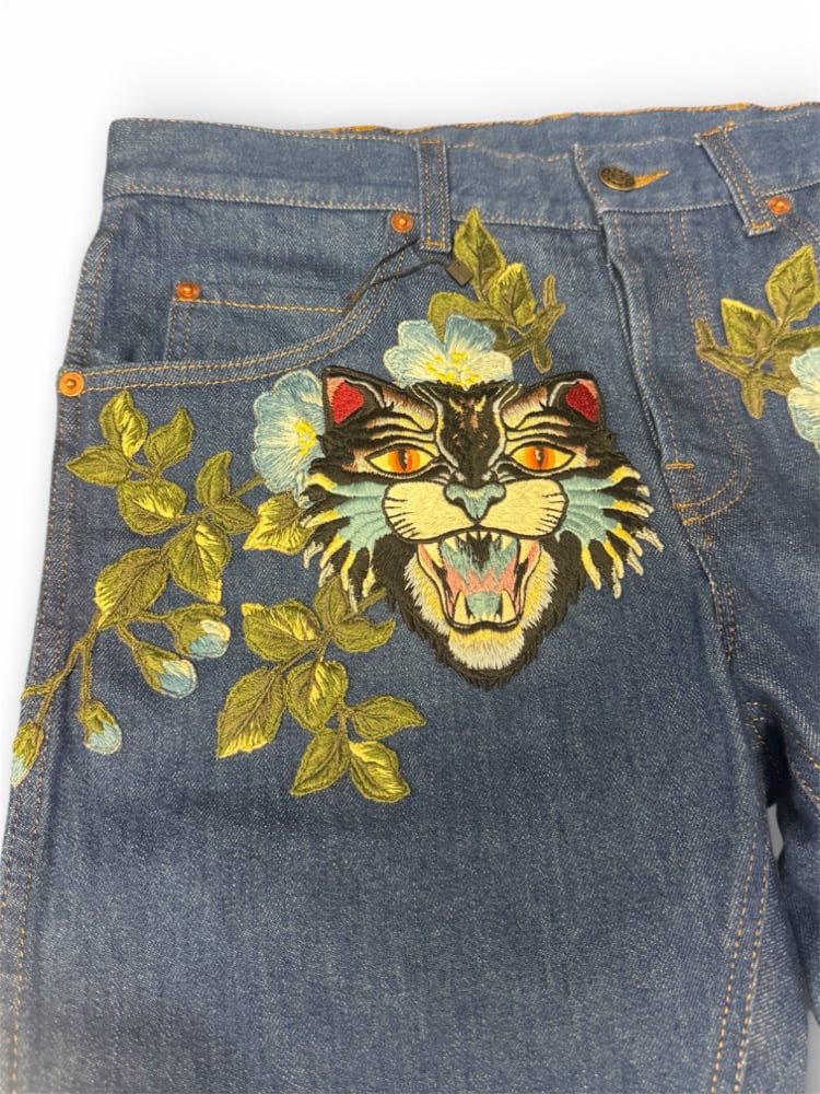 Image of Gucci Japanese Cat Embroidered Denim