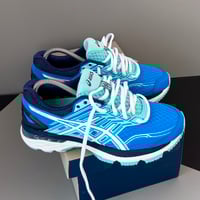Image 5 of size: us8.5/W10 uk8 eu42 cm26.5