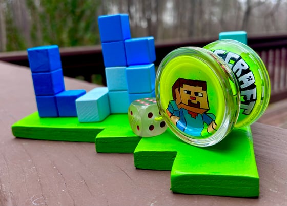 Image of Minecraft Duncan Freehand One with Display