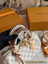 Image 4 of ĻV New Speedy