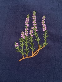 Image 2 of Festkjole og sløyfe med bunadsbroderi Kystdrakt - Lyng