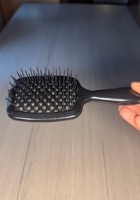 Image 2 of Silk glide detangler brush