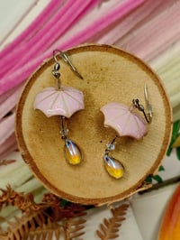 Image 1 of Kolczyki różowo-kremowe parasolki
