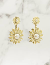Image 1 of Gold Pearl Earrings