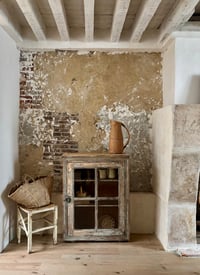 Image 1 of La jolie vitrine patinée