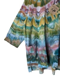 Image 8 of S 100% Cotton Forager Top in Earthy Agate Ice Dye