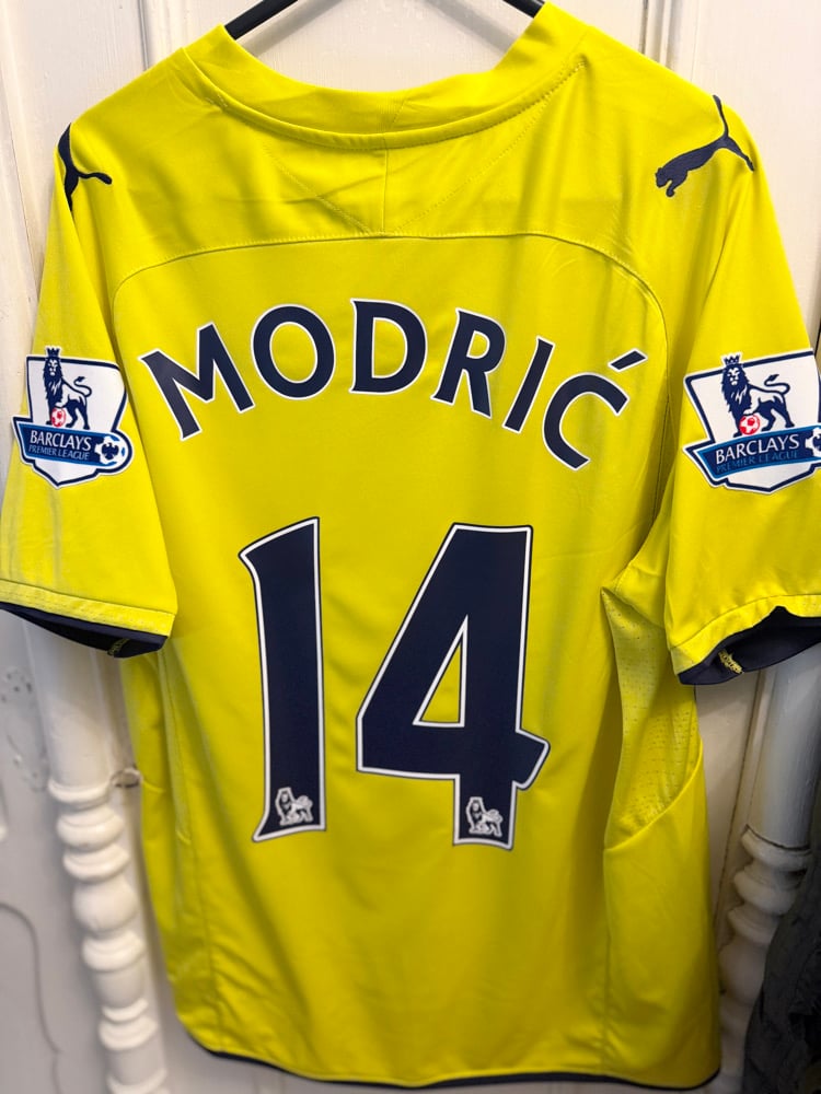 Image of Tottenham Hotspur “MODRIĆ 14” 2009/10 Third Shirt + PL patches  (L)