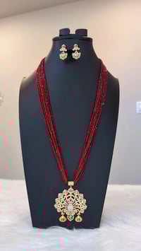 Image 6 of Ranjana_Long American Diamond Hydrocrystal/Hydropotey Necklace Set
