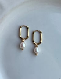 Image 1 of Gold Pearl Oval Huggies