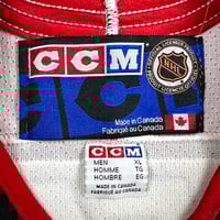 Image 3 of 1998 CCM NHL Jersey Calgary Flames Theo Fleury White Pedestal Sz. XL Vintage