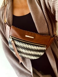 Image 5 of Black & gray crossbody