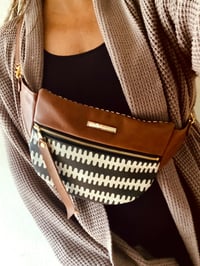 Image 5 of Black & gray crossbody 