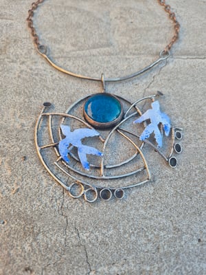 Blue birds circle necklace 