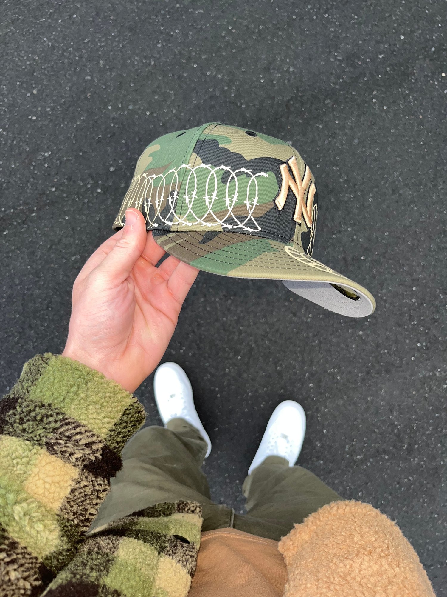Image of  FULL BARB VINTAGE CAMO NY YANKEES CUSTOM FITTED CAP