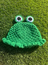 Frog ruffle hat