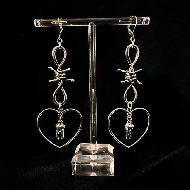 “barbed teeth” dangle earrings 
