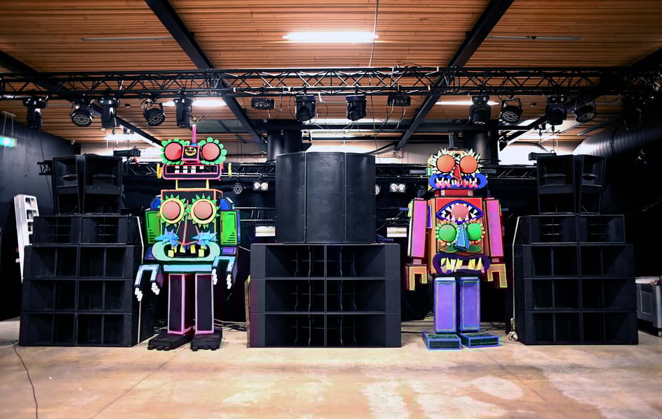 STUDIO DROPOUT  Home