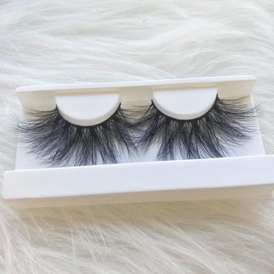 La Diosa Lashes Home