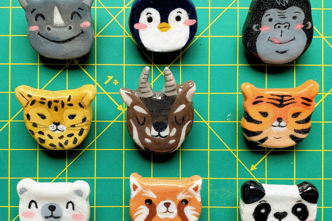 Fruity cat clay pins